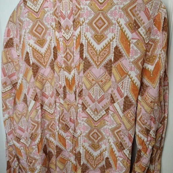 J. Jill  v neck front button minimalist pleated blouse. Size L - Picture 9 of 10